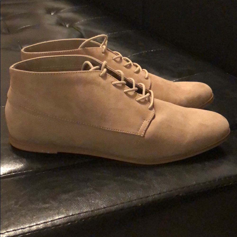 NWOT Tan Suede Ankle Boots with Shoelace